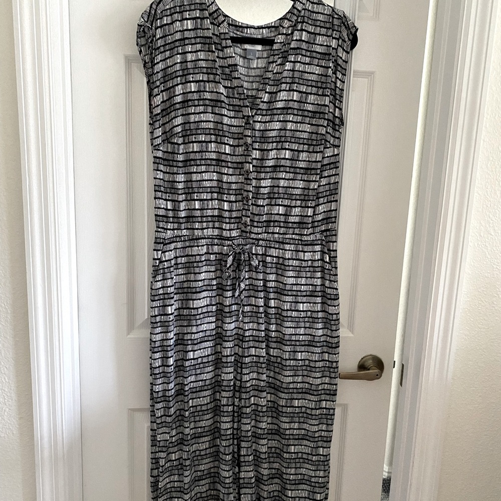 Cute Old Navy sleeveless jumpsuit/romper